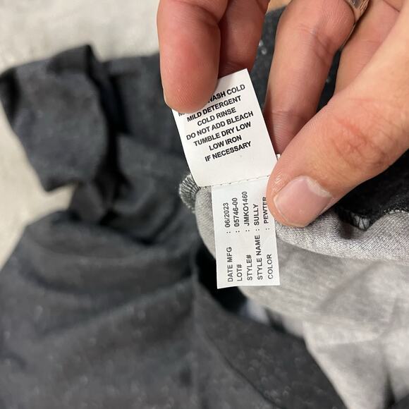 Johnnie-O Sully Sweater Mens Medium Pewter Gray 1/4 Zip Golf Performance Casual - Picture 7 of 7